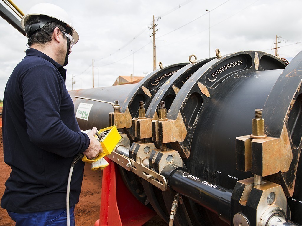 Стыковая сварочная машина с гидравлическим приводом ROWELD P800 B3