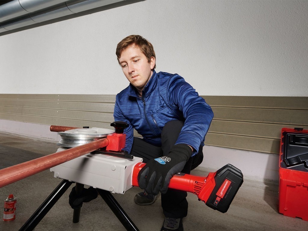 Набор ROBEND 4000 Е 12 – 14 – 16 – 18 – 22 – 28 мм (Робенд) с аккумул. 4.0 Ач и заряд. уст-вом.