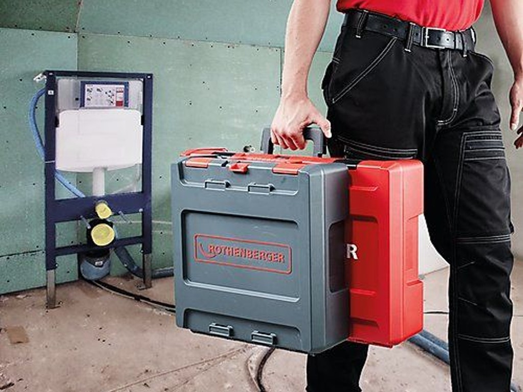 Чемодан ROCASE 6414 красный, без вкладыша