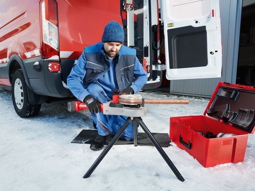 Набор ROBEND 4000 Е 12 – 14 – 16 – 18 – 22 – 28 мм (Робенд) с аккумул. 4.0 Ач и заряд. уст-вом.